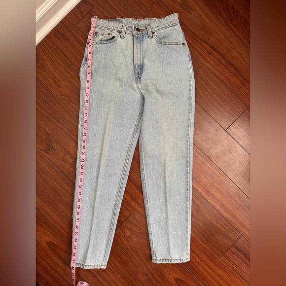 Levi's Vintage Women’s Light Wash Blue 521 Taper Jeans - Picture 8 of 9